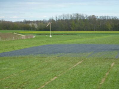 Grass reinforcement of runway in sections with TERRA-GRID E 35