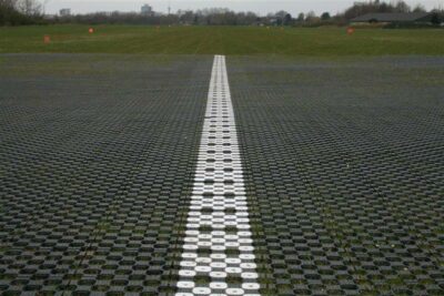 Marking Centerline with runway markers from novus:HM