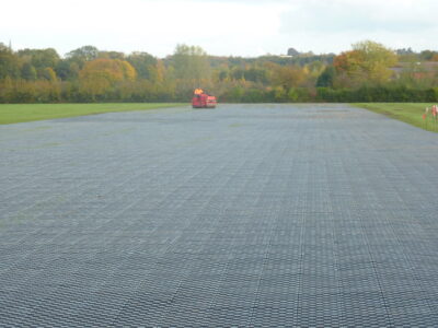 Compaction of TERRA-GRID E 35 groundgrids with roller